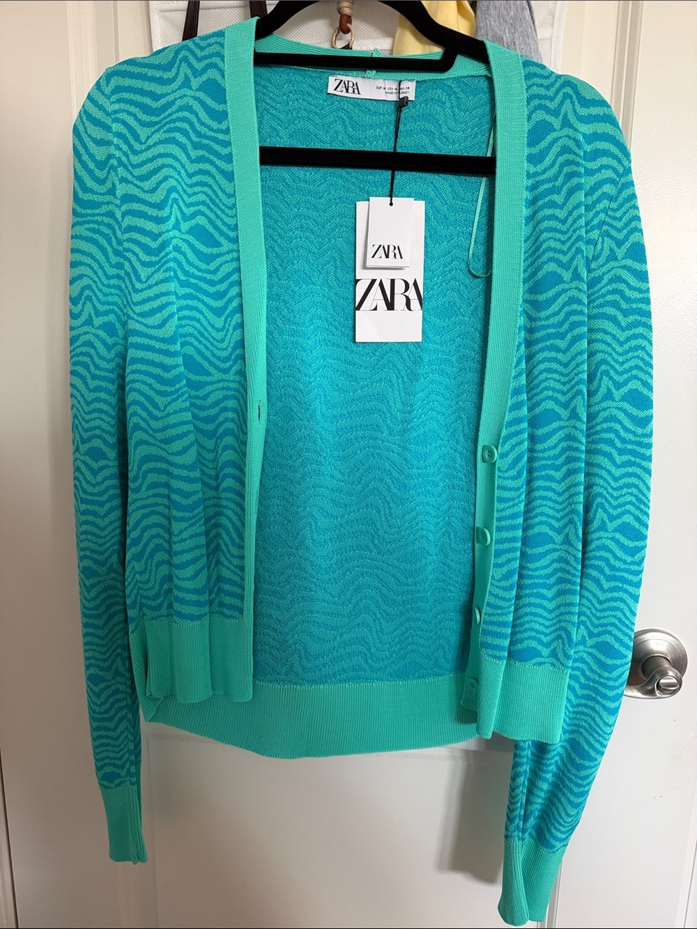 ZARA Wave-Pattern Women's Cardigan Sweater
